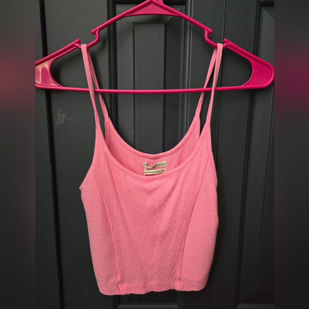 Urban Outfitters NWT Cropped Top Pink